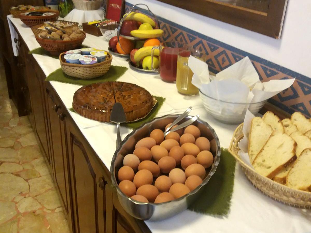 Hotel Ristorante Mosaici เปียซซา อาร์เมรีนา ภายนอก รูปภาพ